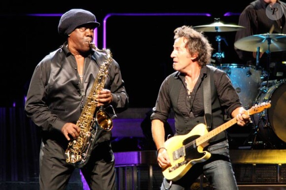 Clarence Clemons en concert avec Bruce Springsteen en octobre 2007 à Hartford, USA. Le saxophoniste est décédé le 18 juin 2011.