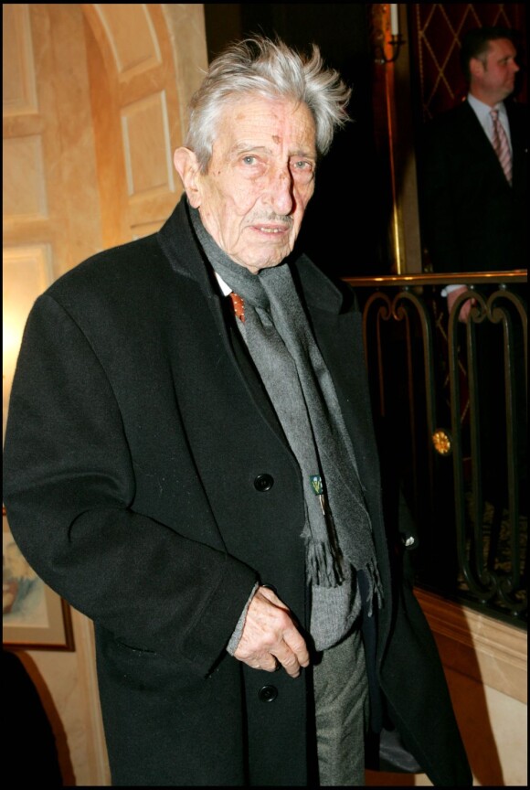 Maurice Garrel, grand-père de Louis Garrel, est mort le 4 juin 2011.