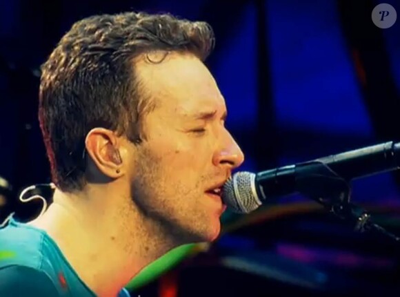 Chris Martin et Coldplay en concert à Berlin le 21 décembre 2011. Fêtes de fin d'année obligent, Christmas Lights a fait son retour...