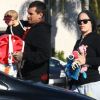 Pink : journée en famille avec son mari Carey Hart et leur petite Willow dans les rues de Malibu le 26 décembre 2011