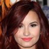 Demi Lovato, de passage chez Barnes & Nobles pour une séance de dédicaces. Le 4 janvier 2012.