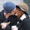 Emma Stone et Andrew Garfield ne peuvent s'arrêter de s'embrasser dans les rues de New York le 8 janvier 2012