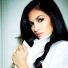 Elodie Yung prend la pose avec sa Reverso