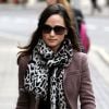 Pippa Middleton arbore un look audacieux pour son retour au bureau. Nous sommes admiratifs ! Londres, le 10 janvier 2012.