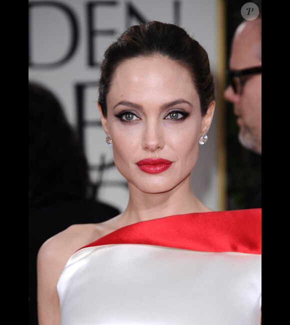 Angelina Jolie en Atelier Versace lors des Golden Globes le 15 janvier 2012 à Beverly Hills