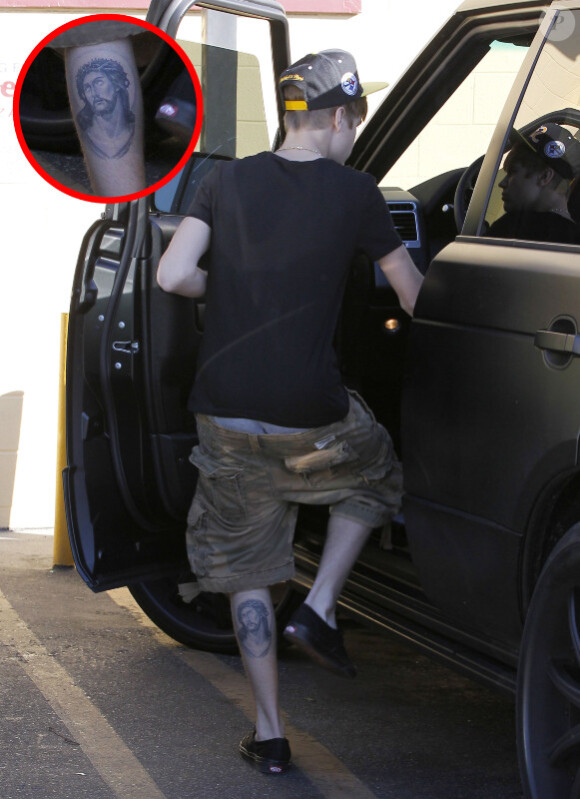 Le tatouage de Justin Bieber à Los Angeles, le 5 janvier 2012
