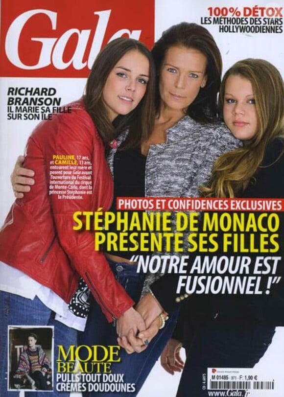 La princesse Stéphanie de Monaco livre une interview croisée débordant d'amour avec ses deux filles, Pauline et Camille, dans le magazine <em>Gala</em> en date du 18 janvier 2012.