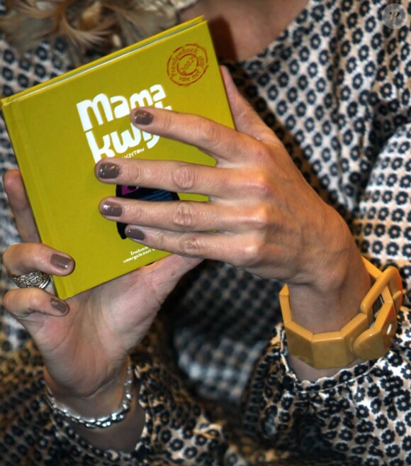 La princesse Laurentien des Pays-Bas fait la lecture aux élèves de l'école primaire De Windroos d'Amersfoort, le 18 janvier 2012, dans le cadre du National reading Breakfast.