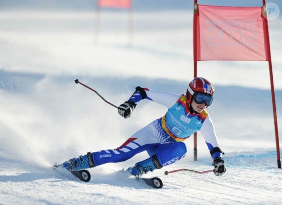 Clara Direz a remporté le slalom géant aux Jeux Olympiques d'Hiver  de la Jeunesse d'Innsbruck, le 18 janvier 2012, devant sa copine et compatriote Estelle Alphand.