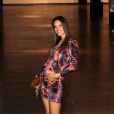 Alessandra Ambrosio enceinte de plus de cinq mois a fait la fête le 22 janvier 2012 lors de la Fashion Week de São Paulo