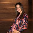 Alessandra Ambrosio enceinte  et fière a fait la fête le 22 janvier 2012 lors de la Fashion Week de São Paulo