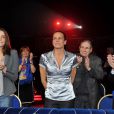  Sous le chapiteau Fontvieille, la princesse Stéphanie et sa fille Pauline Ducruet, avec Stéphane Bern et Robert Hossein, n'ont pas ménagé leurs applaudissements dimanche 22 janvier 2012, pour la quatrième soirée de spectacle du 36e Festival international du cirque de Monte-Carlo. 