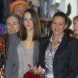 Superbes, Stéphanie de Monaco et sa fille Pauline Ducruet sont arrivées main dans la main au chapiteau  Fontvieille, dimanche 22 janvier 2012, pour la  quatrième soirée de spectacle du 36e Festival international du cirque de  Monte-Carlo.