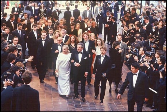 Theo Angelopoulos et l'équipe de son film Le Pas Suspendu de la Cigogne, dont Marcello Mastroianni et Jeanne Moreau, au festival de Cannes 1991