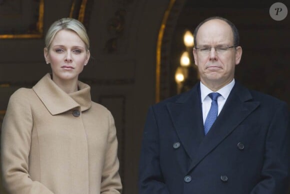 Après la messe donnée par Mgr Bernard Barsi en la cathédrale Saint-Nicolas, le prince Albert et la princesse Charlene de Monaco, de retour au palais princier, sont apparus au balcon le 27 janvier 2012 pour recevoir la bénédiction de l'archevêque, l'ovation des Monégasques, et suivre la fin des célébrations de Sainte-Dévote.