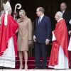 Le prince Albert et la princesse Charlene de Monaco assistaient dans la matinée du 27 janvier 2012 à la messe pontificale donnée par Mgr Bernard Barsi en l'honneur de Sainte Dévote, en la cathédrale Saint-Nicolas.