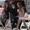 Trois drôles de dames : Lisa Rina et ses filles Delilah Belle et Amelia Gray en promenade dans le quartier de Studio City, à Los Angeles, le 29 janvier 2012.
