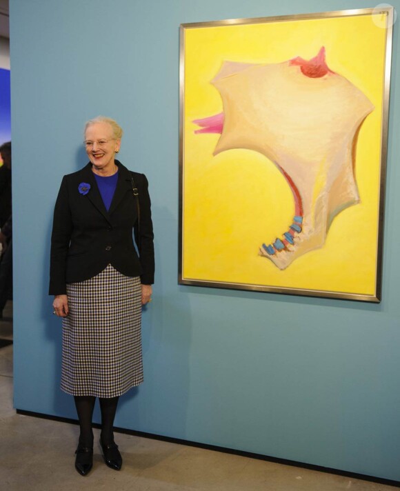 Margrethe II de Danemark présentait l'exposition de ses oeuvres Essence de la couleur au musée ARKEN de Copenhague le 25 janvier 2012.