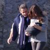 Carla Bruni et Nicolas Sarkozy se promènent avec Giulia, le 31 octobre, à la Lanterne.