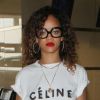 Rihanna est un vrai caméléon côté coiffure. Ici elle est brune le 15 janvier 2012 à l'aéroport de Los Angeles, LAX. 