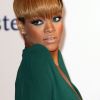 Rihanna revisite la coupe au bol pour un effet glamour assuré