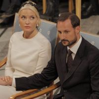 Le prince Haakon et la princesse Mette-Marit évacués d'urgence d'un avion