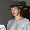 Alessandra Ambrosio, stylée mais pas en super forme à l'aéroport de Los Angeles, le 3 février 2012.