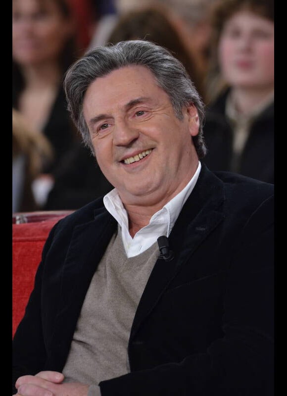 Daniel Auteuil, sur le plateau de Vivement dimanche, le mercredi 8 février 2012. Emission diffusée le dimanche 12 février 2012.