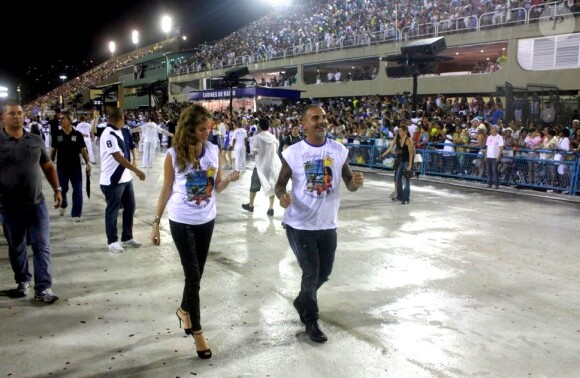 Christian Audigier et sa douce Nathalie Sorensen enchantés de participer au Carnaval de Rio le 10 février 2012