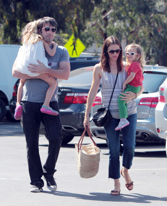 Jennifer Garner, Ben Affleck et leurs deux filles Violet et Seraphina en juillet 2011 à Los Angeles