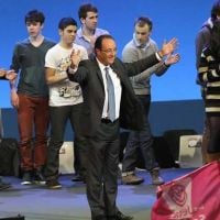 François Hollande tacle Nicolas Sarkozy et soigne ses soutiens people