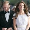 William et Kate, en Alexander McQueen, à Los Angeles le 9 juillet 2011 pour un dîner organisé par les BAFTA.
En avril 2012, à l'occasion du premier anniversaire de son premier mariage avec le prince William, Kate Middleton surgira en statue de cire dans quatre musées Madame Tussauds... et en Barbie !