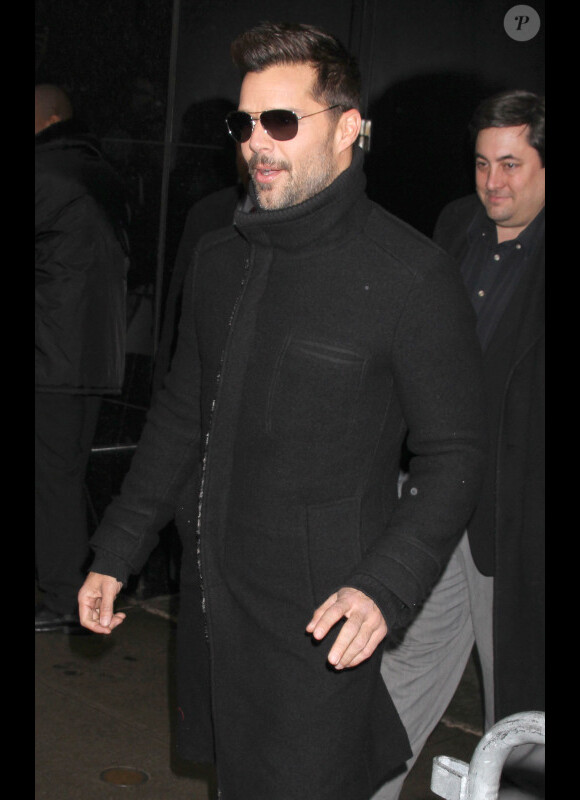 Ricky Martin quitte le plateau de Good Morning America, à New York, le mercredi 15 février 2012.