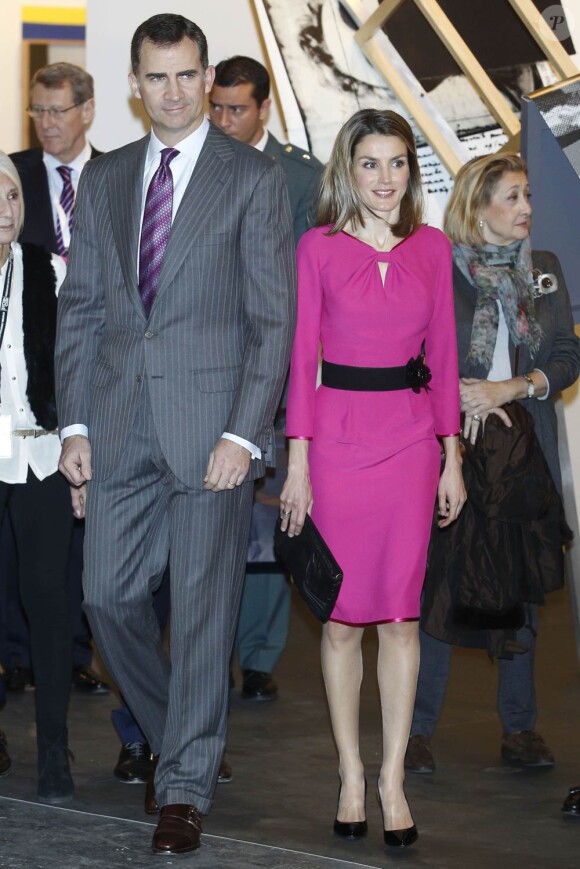 La princesse Letizia et le prince Felipe d'Espagne inauguraient le 16 février 2012 le 31e Salon de l'art contemporain de Madrid, ARCOmadrid.