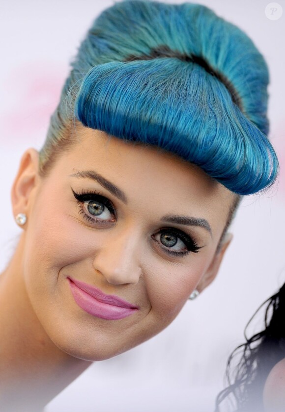 Katy Perry en Californie a lancé sa ligne de faux-cils le 22 février 2012