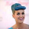 Katy Perry, heureuse et superbe en Californie a lancé sa ligne de faux-cils le 22 février 2012
