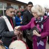 Le prince Charles et Camilla Parker Bowles en visite dans le Middlesex, au lycée d'Uxsbridge, le 22 février 2012 dans le cadre du programme Teach First, dont le prince de Galles est le patron.