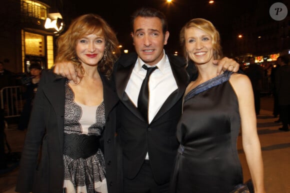 Julie Ferrier, Jean Dujardin et Alexandra Lamy lors de l'after-party de la 37ème cérémonie des César au Fouquet's, le 24 février 2012