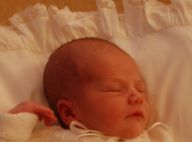 Princesse Victoria : Premières photos de la princesse Estelle, âgée de 4 jours