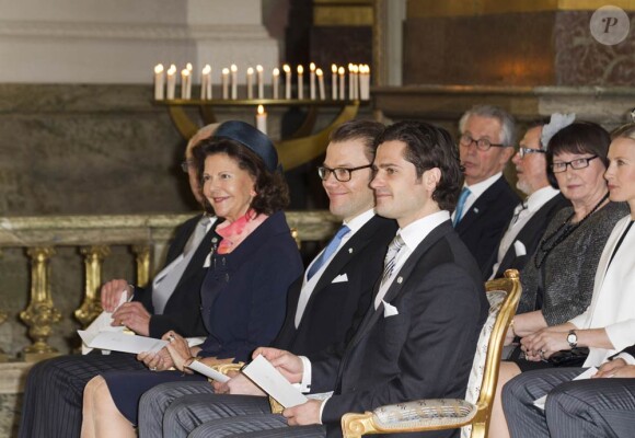 La famille royale au Te Deum donné vendredi 24 février 2012 en la chapelle royale au lendemain de la naissance de la princesse Estelle de Suède.
