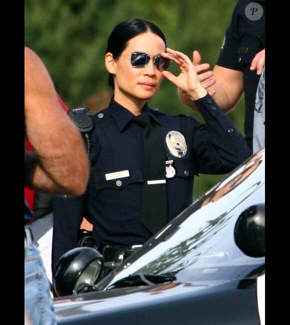 Lucy Liu sur le tournage de Southland, en novembre 2011 à Los Angeles.