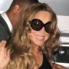 Mariah Carey se cache derrière ses lunettes noires à la sortie de la soirée des Escape to Total Awards, le 1er mars à New York