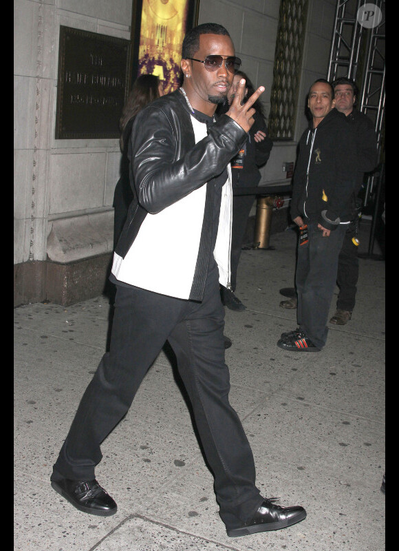 P. Diddy à la sortie de la soirée des Escape to Total Awards, le 1er mars à New York
