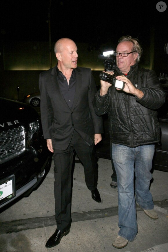 Bruce Willis sort du restaurant Craig's dans West Hollywood le 1er mars 2012