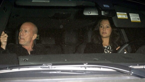 Bruce Willis et sa femme Emma Heming à la sortie du restaurant Craig's dans West Hollywood le 1er mars 2012