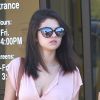 Selena Gomez sort d'un laboratoire d'analyses médicales, en Floride, le 2 mars 2012.
