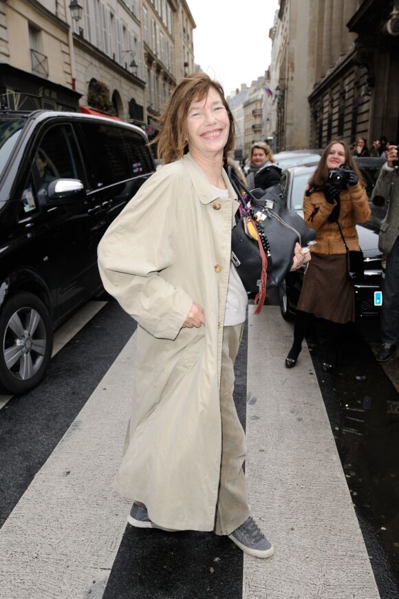 Jane Birkin se rendait au défilé Hermès qui avait lieu à l'École Nationale des Beaux-Arts. Paris, le 4 mars 2012.