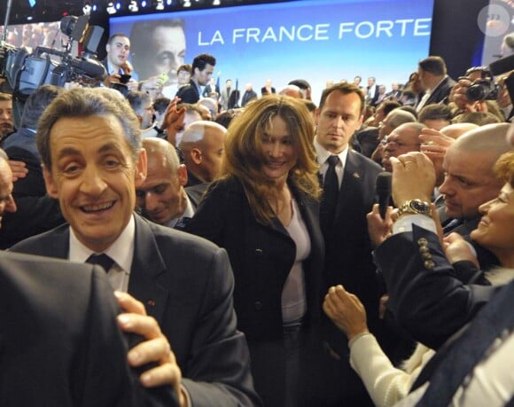 Carla Bruni et Nicolas Sarkozy au premier meeting de campagne, à Marseille, le 19 février 2012.