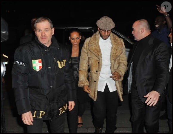 Alicia Keys et son époux Swizz Beatz arrivent au VIP Room Theater pour la soirée P. Diddy, le 6 mars 2012.