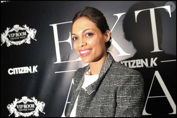Rosario Dawson au VIP Room Theater, à Paris, le 6 mars 2012.